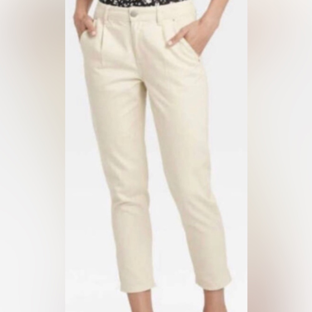 NWT Who What Wear dress pant in off white. Size 10.